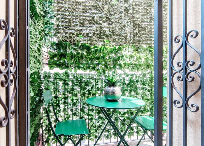 Joivy Chic 5-bed Near Duomo Di Apartamento