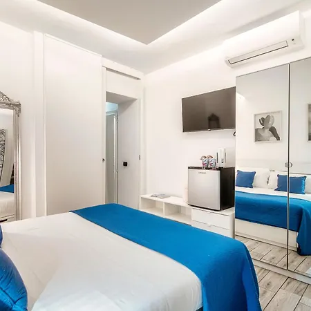 Апартаменты Joivy Chic 5-bed Near Duomo Di *