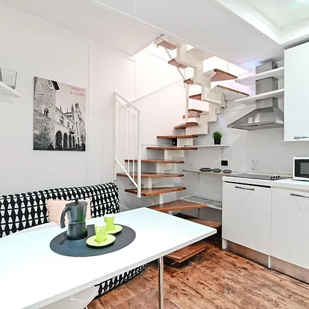 Διαμέρισμα Joivy Chic 5-bed Near Duomo Di *