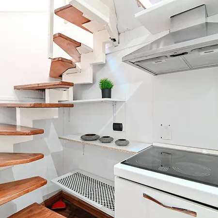 Joivy Chic 5-bed Near Duomo Di Appartement *