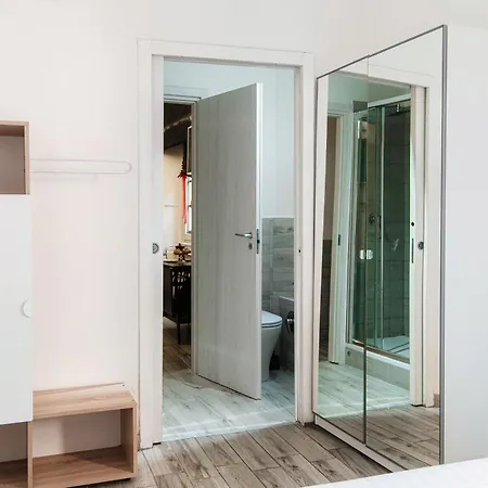 Joivy Chic 5-bed Near Duomo Di Appartement Côme