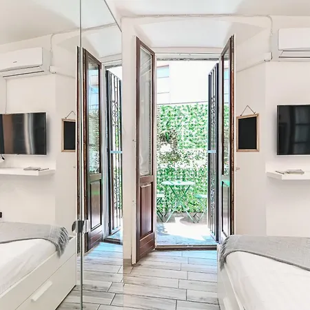 Joivy Chic 5-bed Near Duomo Di Appartement